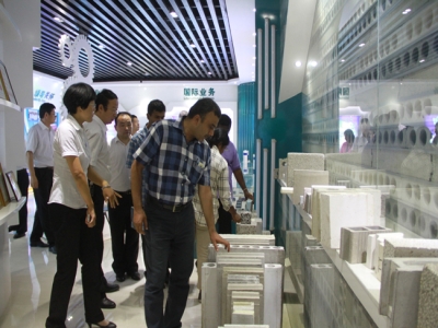 亚洲国家行业商协会领导到优发国际机械洽谈合作!