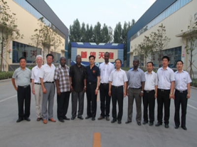 热烈欢迎非洲诸国大使代表团访问优发国际机械！