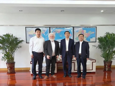 王营区长与优发国际机械合作伙伴海德先生会谈