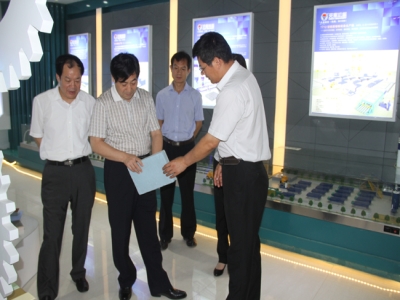 兖州区副区长刘晓林一行莅临优发国际机械指导工作！