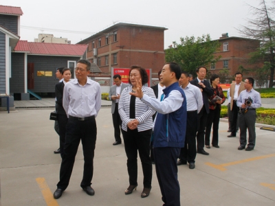 济宁市政协副主席倪丽君莅临优发国际机械调研指导工作