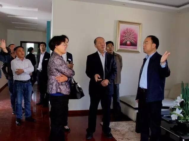 兖州区委党校常务副校长党委书记周广珍莅临优发国际机械考察指导