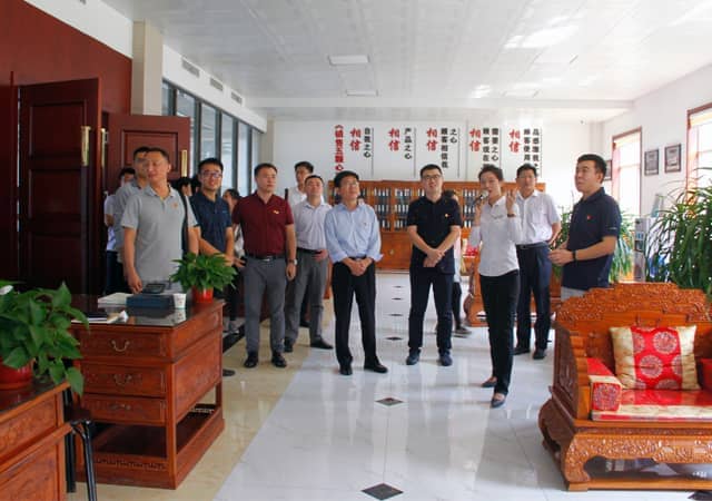 邹城青年企业家代表团莅临优发国际机械参观调研